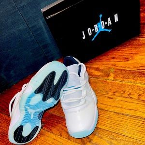 Air Jordans Retro 11 low ‘Legend Blue’
